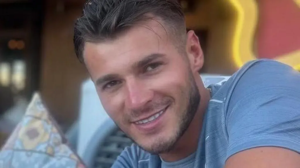 Read more about the article भागिए! वहाँ भी भाईजान चाकू लिए प्रतीक्षा कर रहा है।